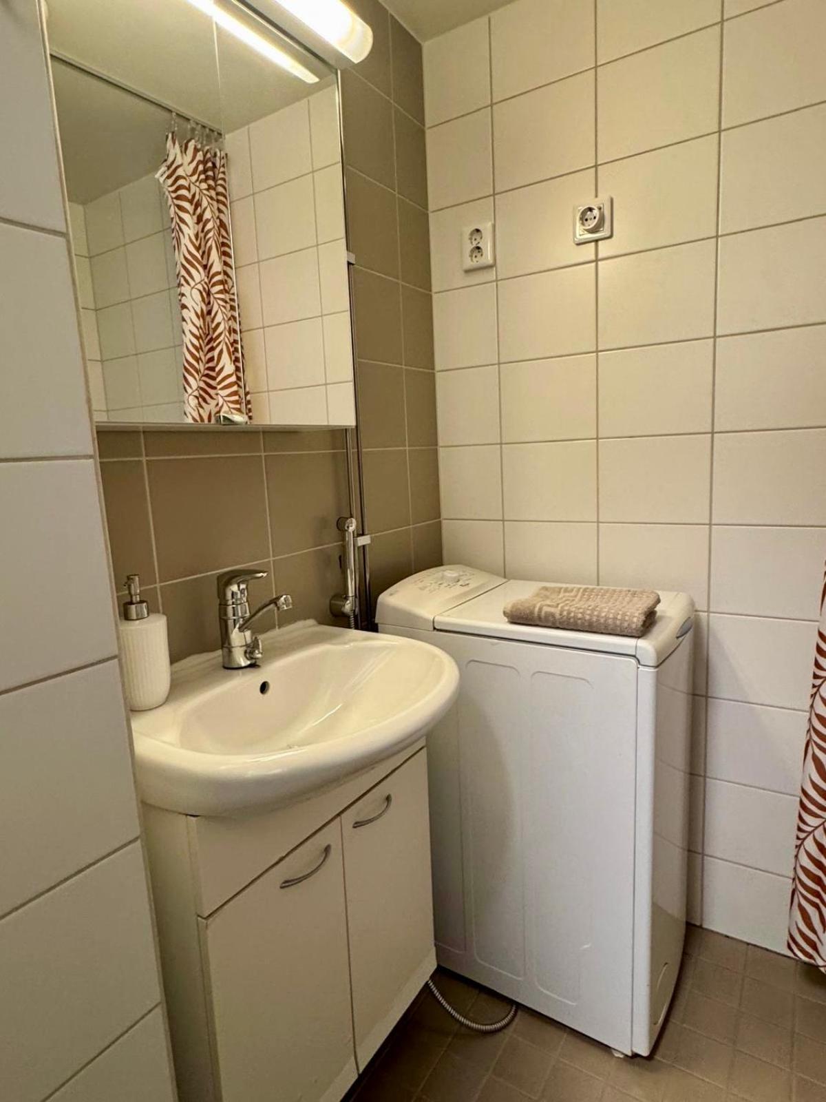 Appartement Kiva Majoitus 1-4Hloe, 500M Keskustaan, Parkkipaikka à Oulu Extérieur photo
